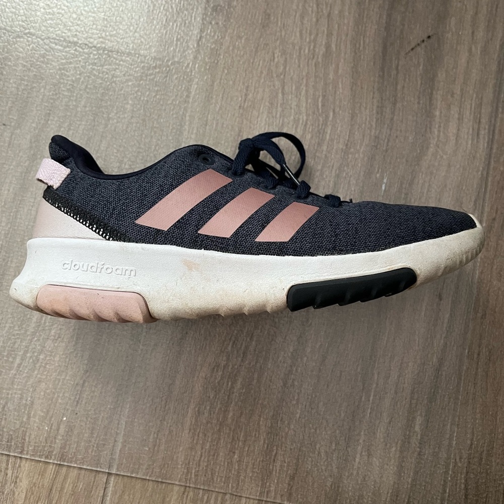 💙GIRLS ADIDAS RUNNING SHOES 💙 - Picture 2 of 5